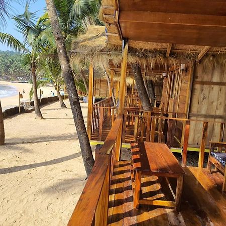 Sea Front Cottages Little Khola Cola Exteriér fotografie