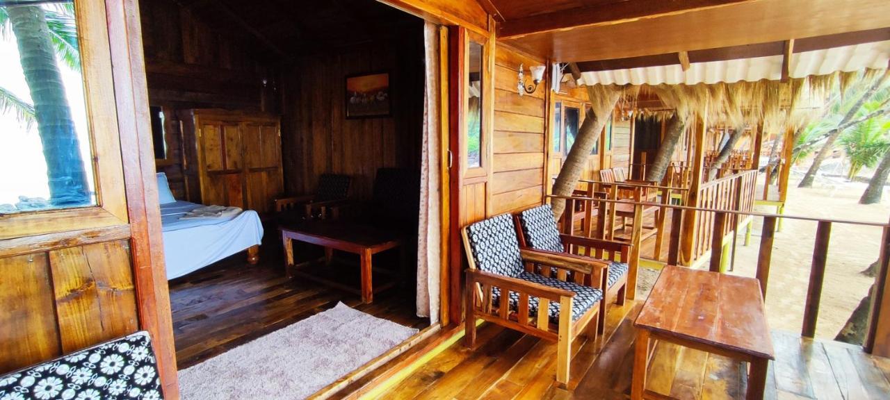 Sea Front Cottages Little Khola Cola Exteriér fotografie